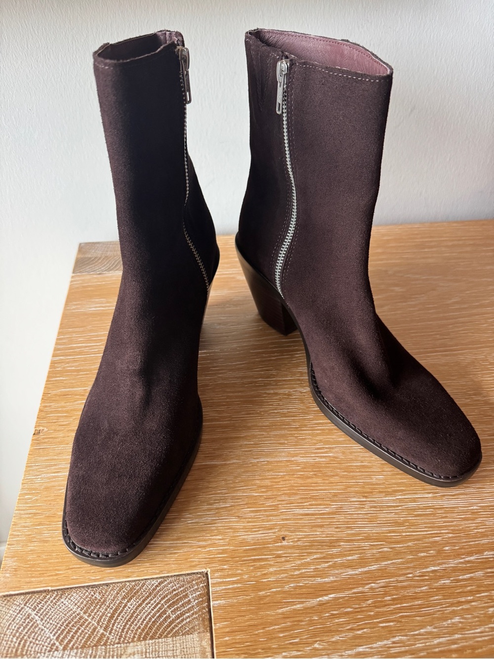 NWOB! MADEWELL Women’s The Idris Side-Zip Ankle Boot Coffee Bean Suede Size 9 - Picture 3 of 15